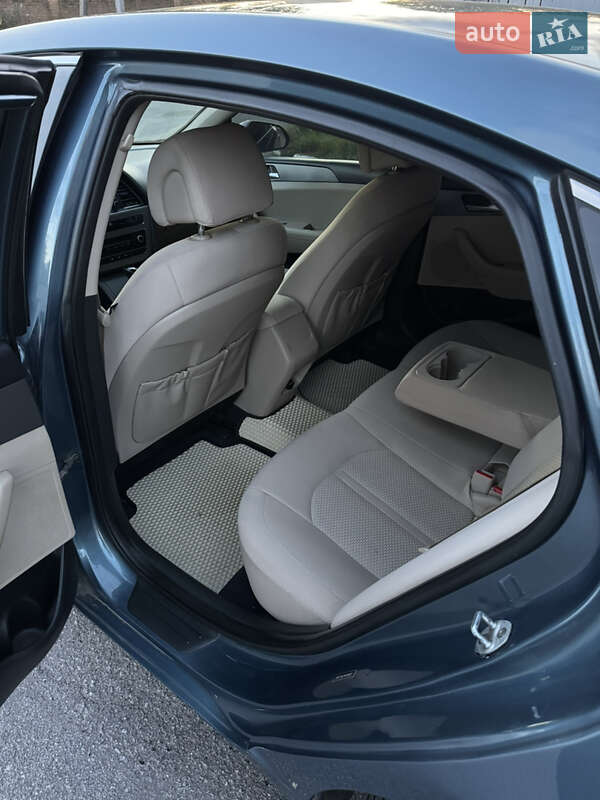 Седан Hyundai Sonata 2016 в Хмельнике