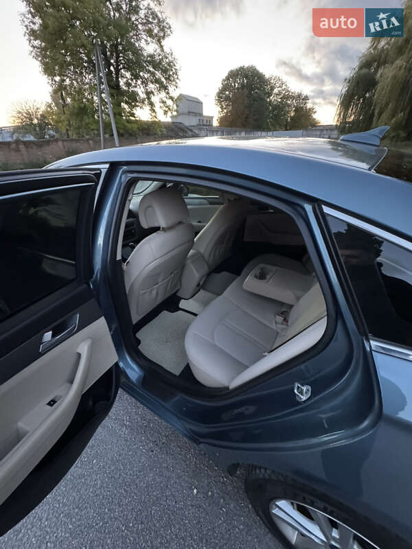 Седан Hyundai Sonata 2016 в Хмельнике