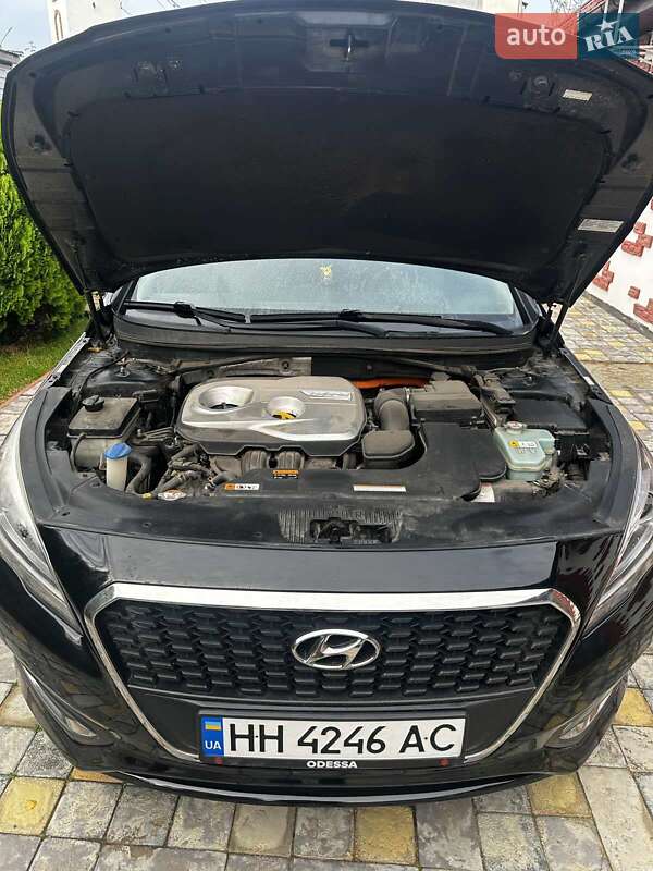 Седан Hyundai Sonata 2015 в Черноморске