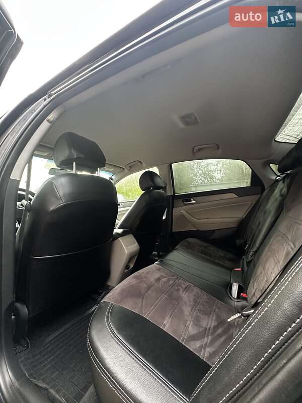 Седан Hyundai Sonata 2015 в Черноморске