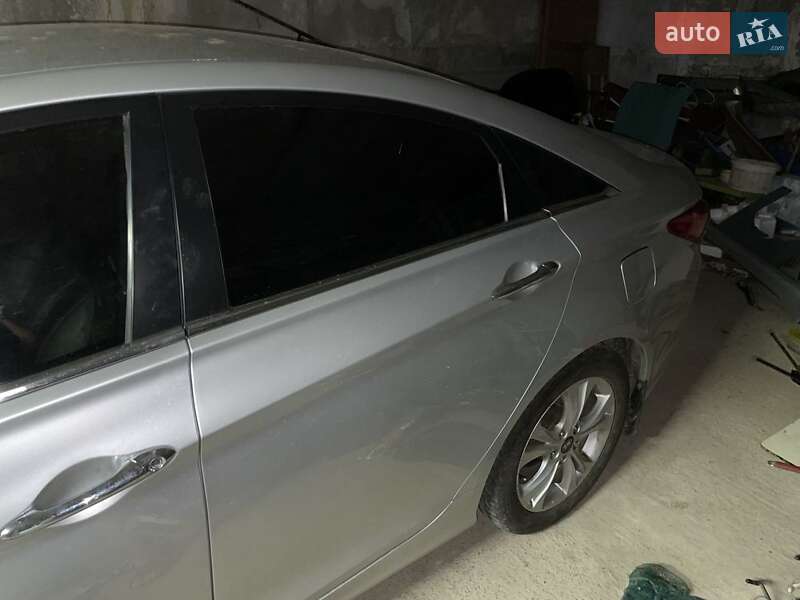 Hyundai Sonata 2011