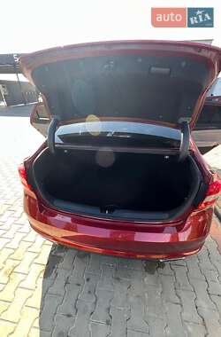 Седан Hyundai Sonata 2015 в 