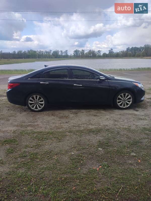 Седан Hyundai Sonata 2011 в Богодухове