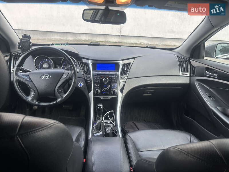 Седан Hyundai Sonata 2010 в Львове