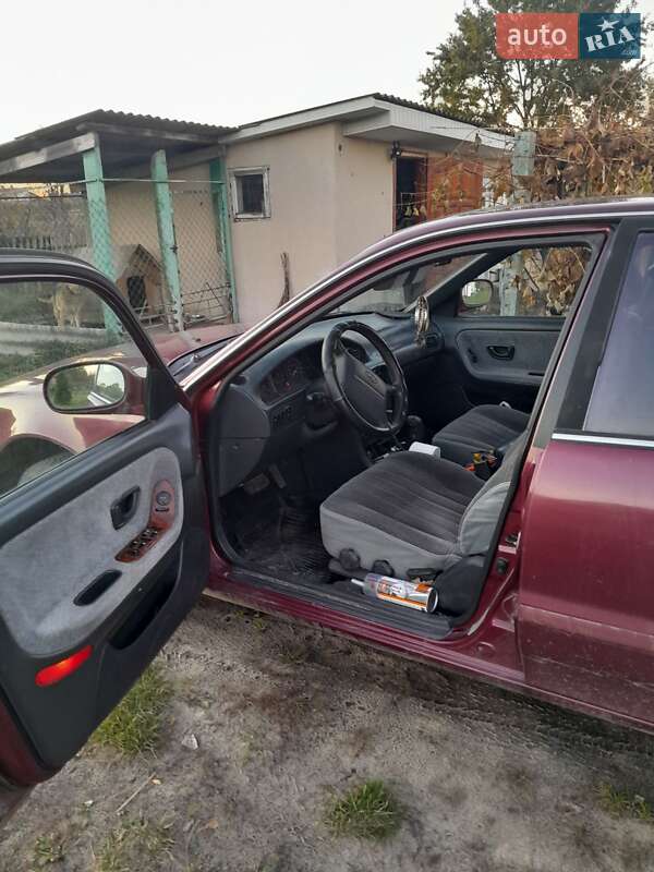 Седан Hyundai Sonata 1995 в Рава-Руській