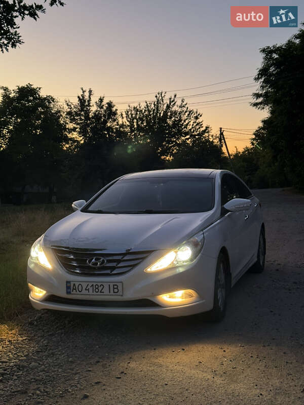 Седан Hyundai Sonata 2010 в Ужгороде