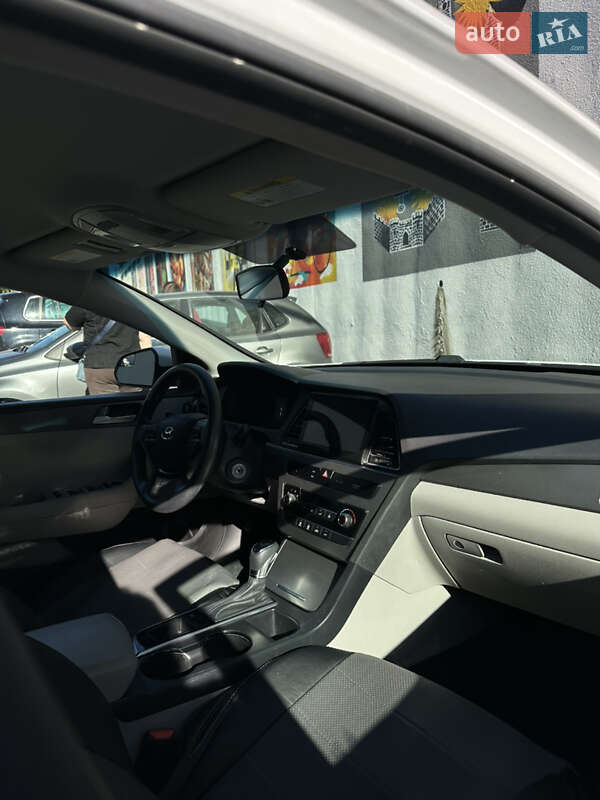 Седан Hyundai Sonata 2016 в Львове