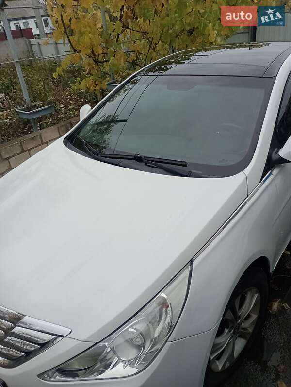 Седан Hyundai Sonata 2010 в Новоархангельске