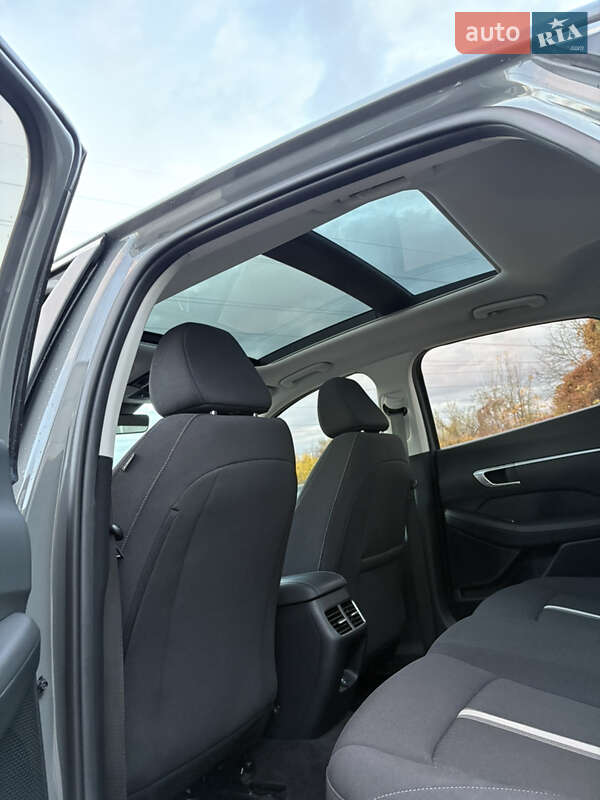 Седан Hyundai Sonata 2022 в Львове