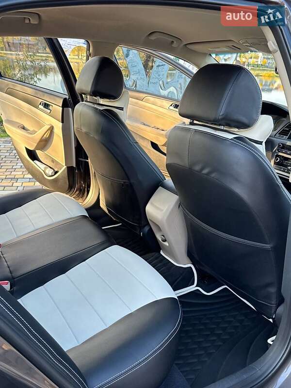 Седан Hyundai Sonata 2016 в Гостомеле