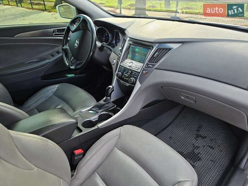 Седан Hyundai Sonata 2014 в Ровно
