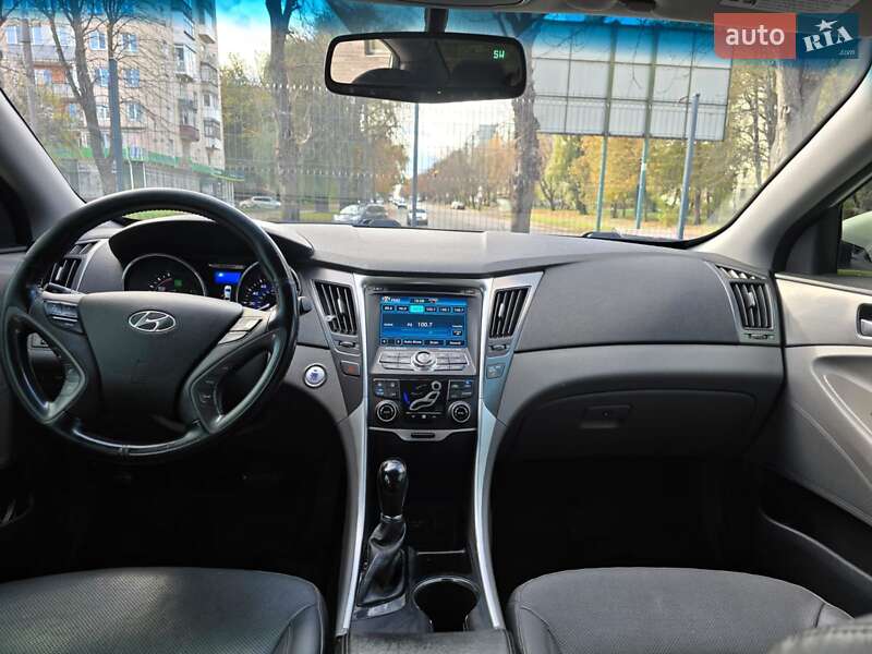 Седан Hyundai Sonata 2014 в Ровно