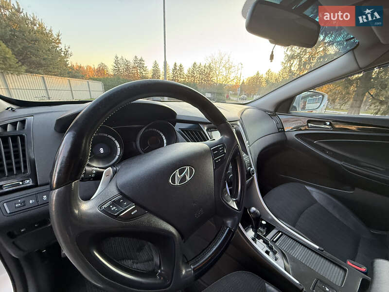 Седан Hyundai Sonata 2010 в Луцке