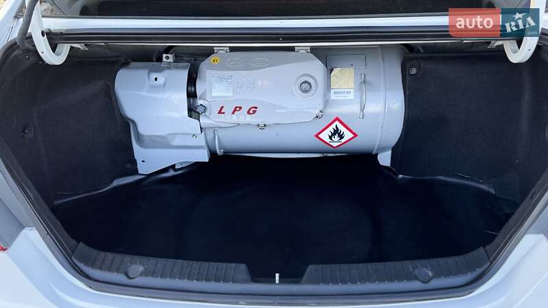 Седан Hyundai Sonata 2015 в Киеве фото 16 Седан Hyundai Sonata 2015 в Киеве