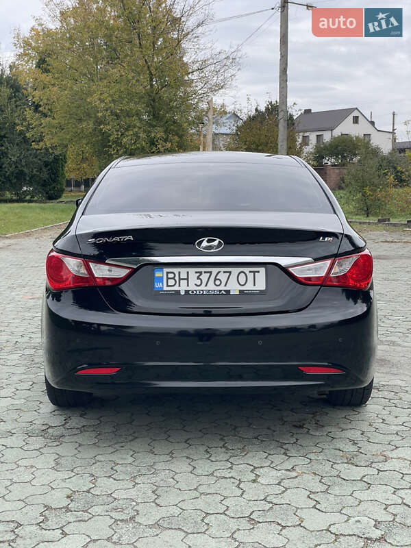 Седан Hyundai Sonata 2014 в Дубно