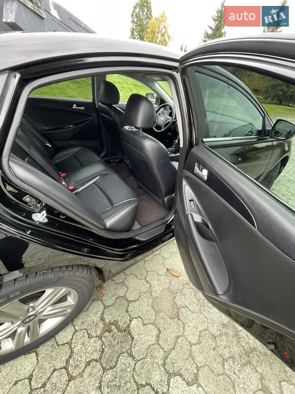 Седан Hyundai Sonata 2014 в Дубно
