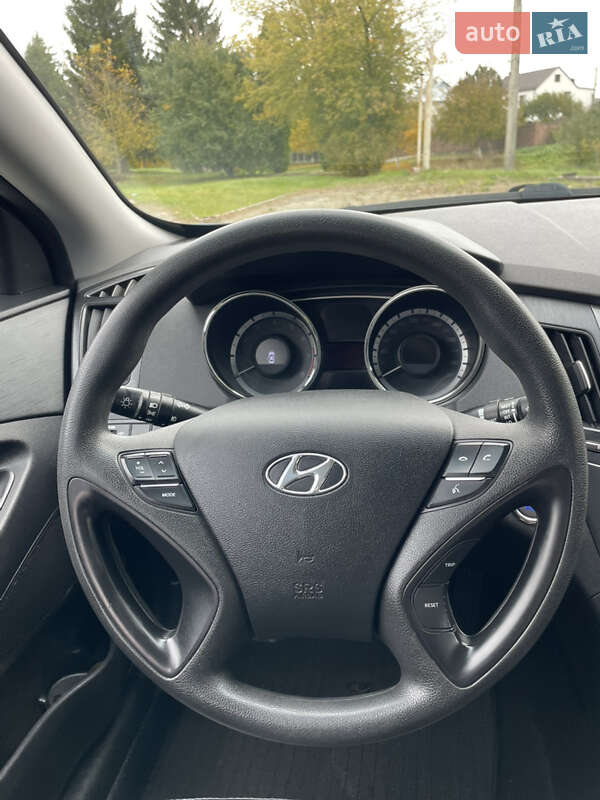 Седан Hyundai Sonata 2014 в Дубно