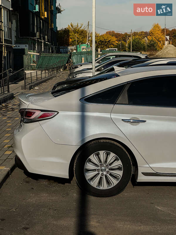 Седан Hyundai Sonata 2015 в Чернігові