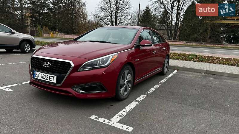 Седан Hyundai Sonata 2015 в Ровно