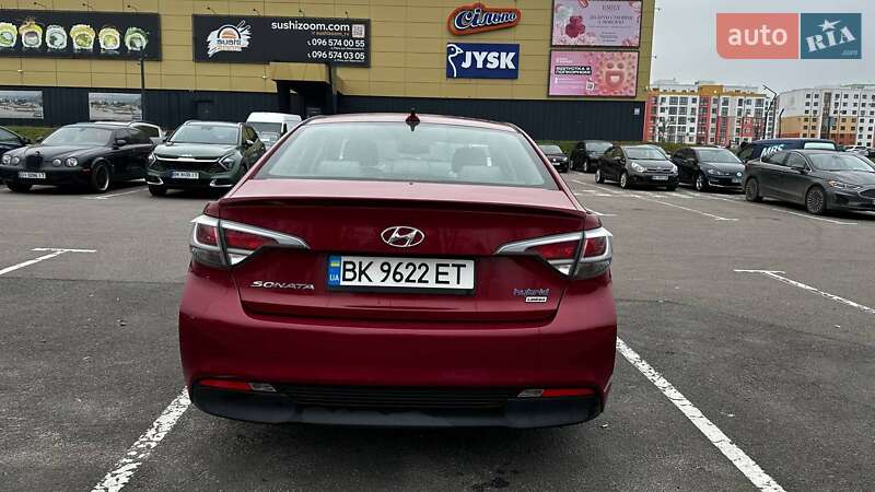 Седан Hyundai Sonata 2015 в Ровно