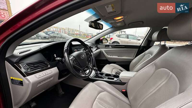 Седан Hyundai Sonata 2015 в Ровно