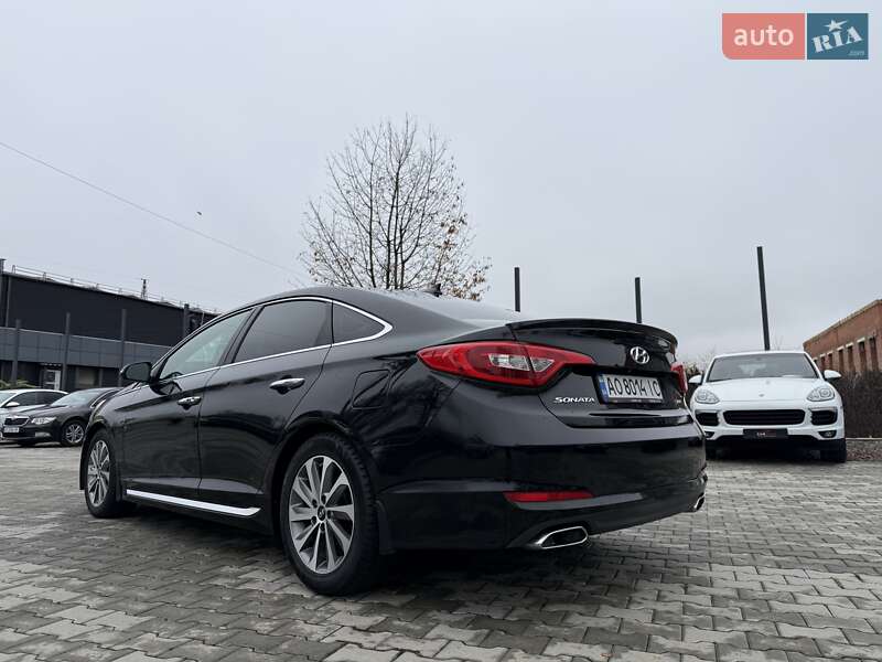 Седан Hyundai Sonata 2016 в Ужгороде