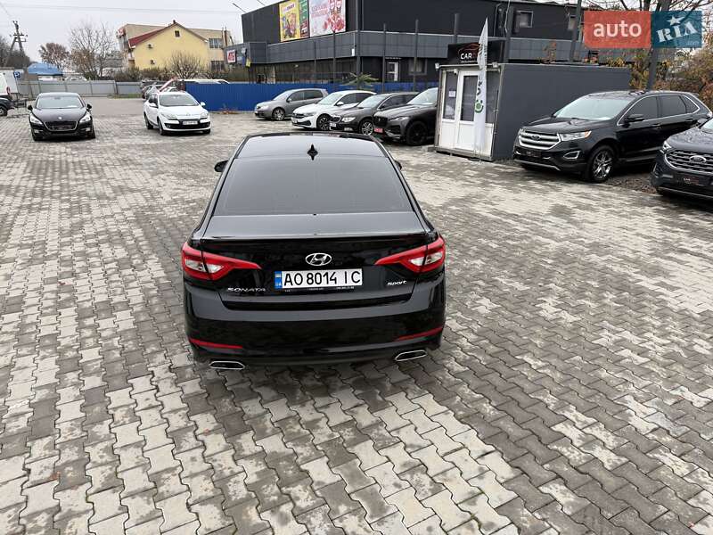 Седан Hyundai Sonata 2016 в Ужгороде