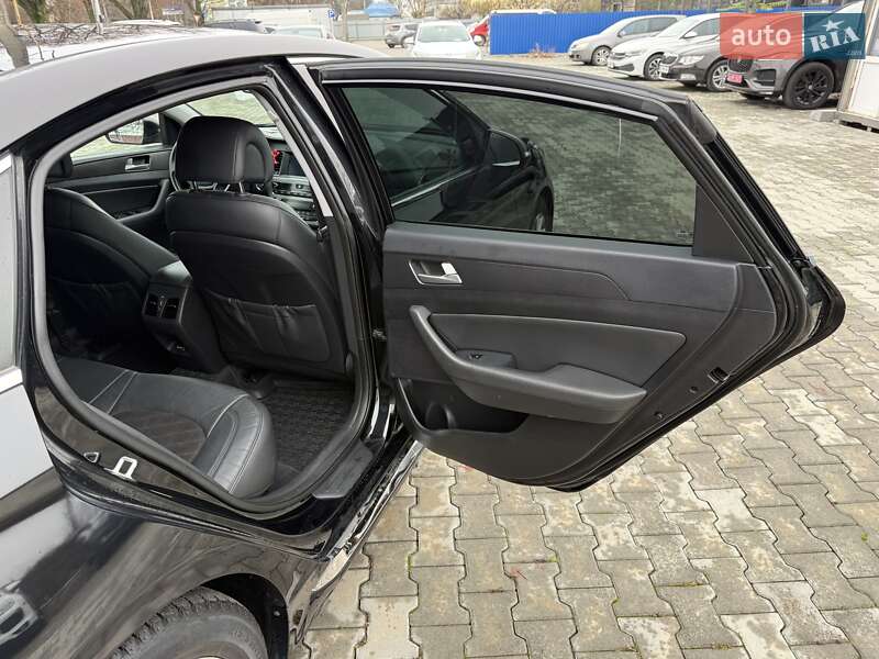 Седан Hyundai Sonata 2016 в Ужгороде