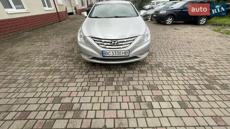 Hyundai Sonata 2010