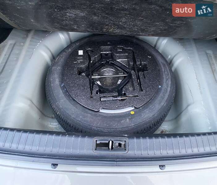 Седан Hyundai Sonata 2008 в Львове