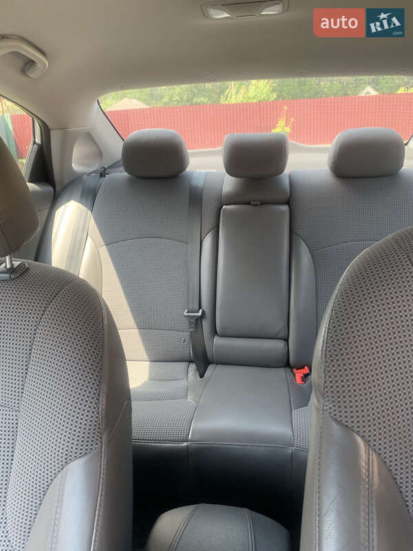 Седан Hyundai Sonata 2014 в Могилев-Подольске фото 12 Седан Hyundai Sonata 2014 в Могилев-Подольске