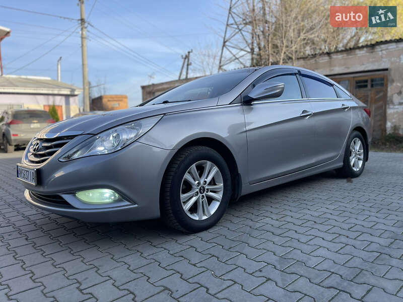 Седан Hyundai Sonata 2011 в Радомышле