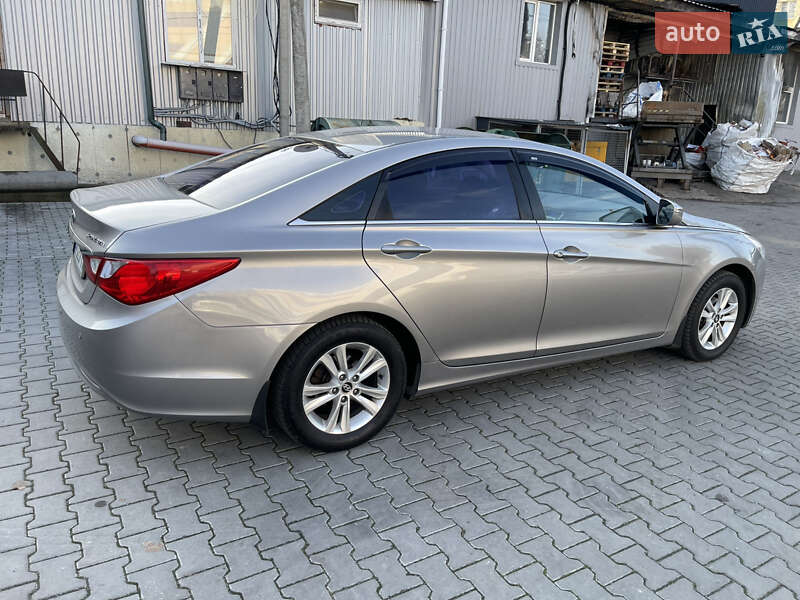 Седан Hyundai Sonata 2011 в Радомышле