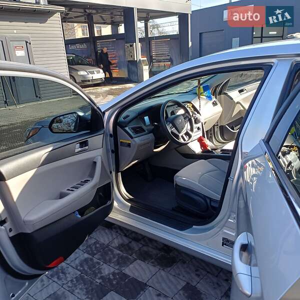 Седан Hyundai Sonata 2016 в Львове