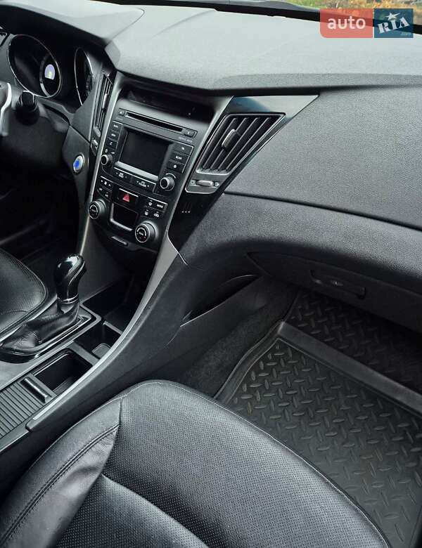 Седан Hyundai Sonata 2013 в Богуславе