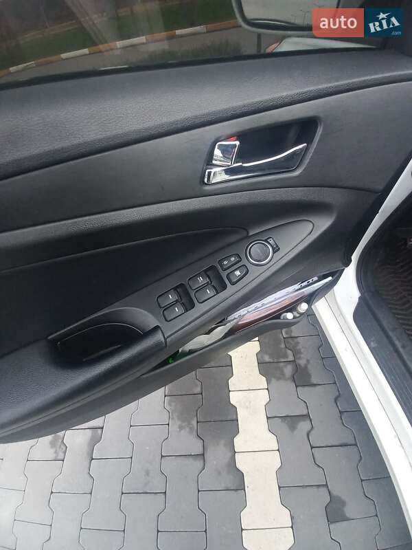 Седан Hyundai Sonata 2012 в Ирпене