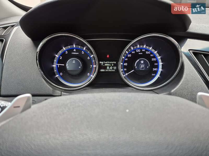 Седан Hyundai Sonata 2013 в Богуславе