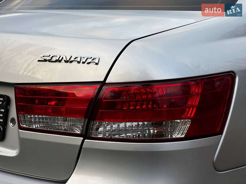Седан Hyundai Sonata 2009 в Ахтырке