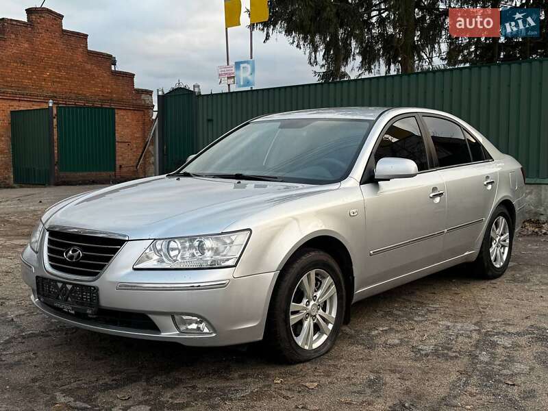 Седан Hyundai Sonata 2009 в Ахтырке