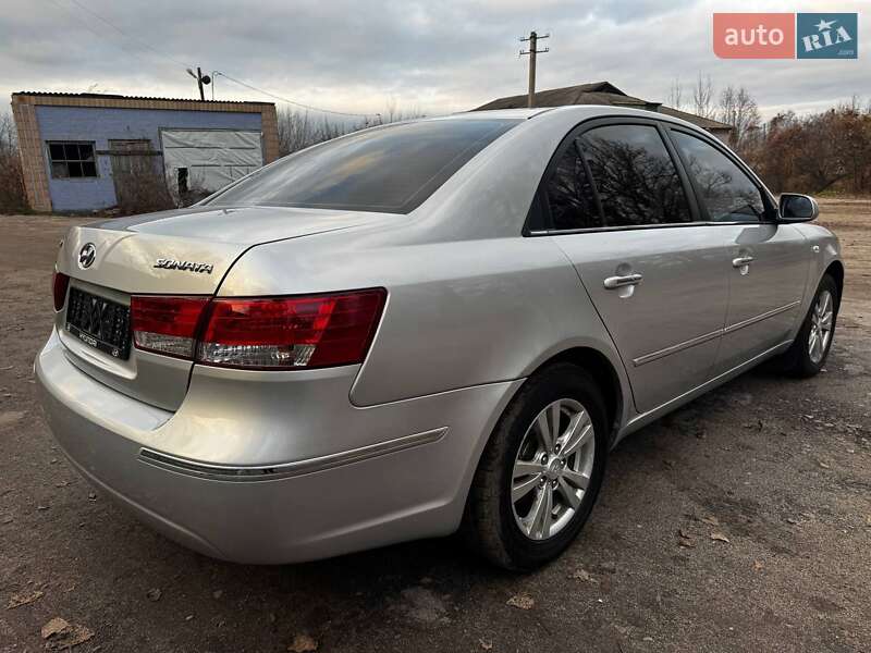 Седан Hyundai Sonata 2009 в Ахтырке
