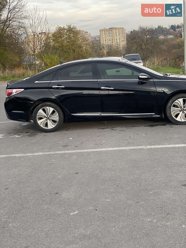 Седан Hyundai Sonata 2014 в Тернополі