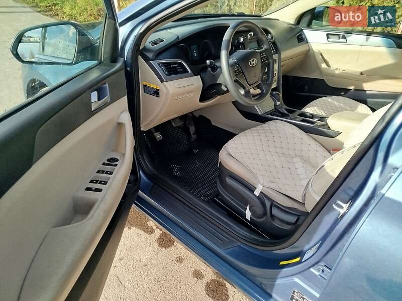 Седан Hyundai Sonata 2016 в Почаеве