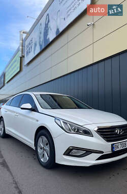 Седан Hyundai Sonata 2016 в Ровно