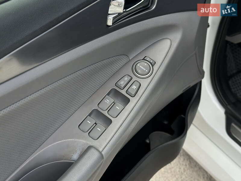 Седан Hyundai Sonata 2014 в Шептицькому