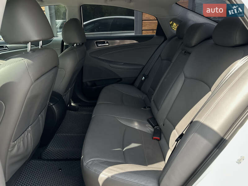 Седан Hyundai Sonata 2014 в Шептицькому