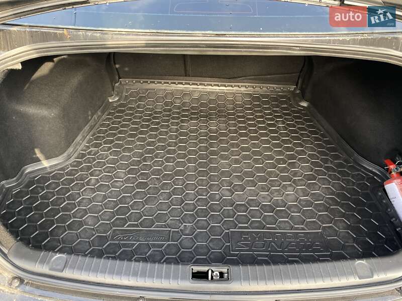 Седан Hyundai Sonata 2009 в Днепре