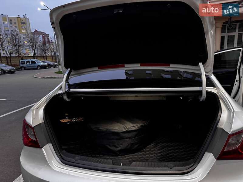 Седан Hyundai Sonata 2010 в Києві фото 11 Седан Hyundai Sonata 2010 в Києві