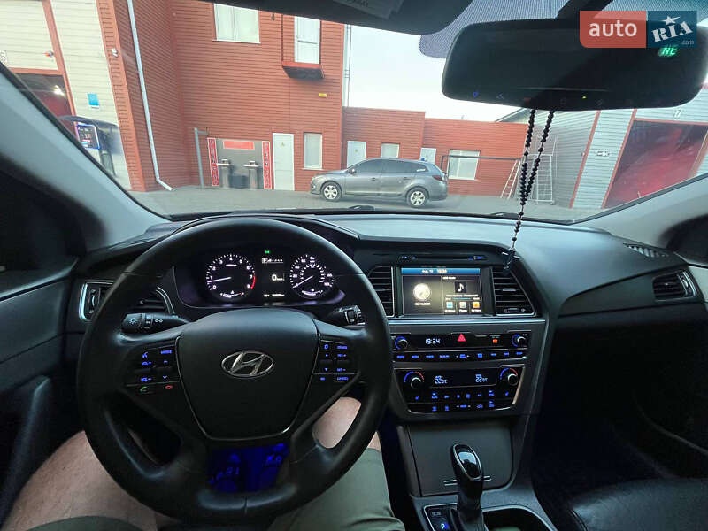 Седан Hyundai Sonata 2015 в Сумах