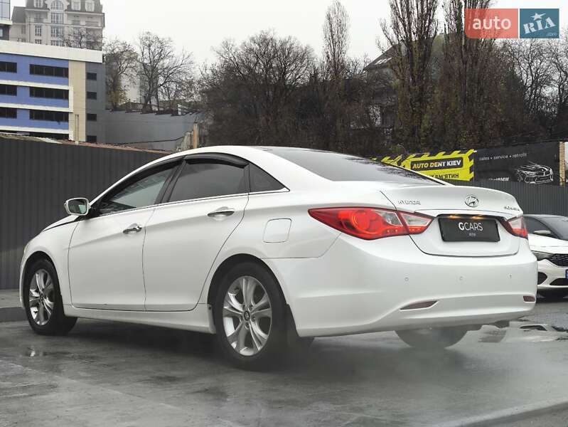 Седан Hyundai Sonata 2010 в Киеве