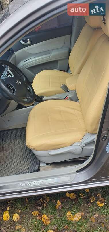 Седан Hyundai Sonata 2006 в Маньковке